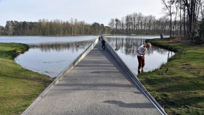 fietsen door water Limburg